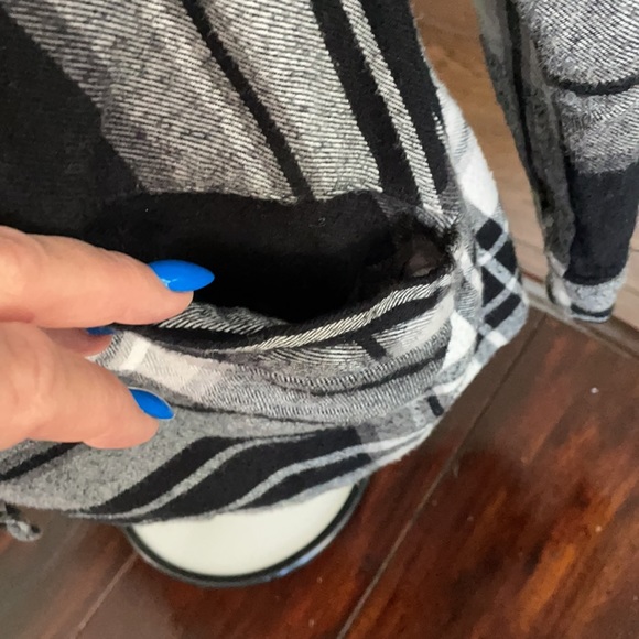 Hurley flannel jacket zippers, snaps & pockets - Picture 5 of 7